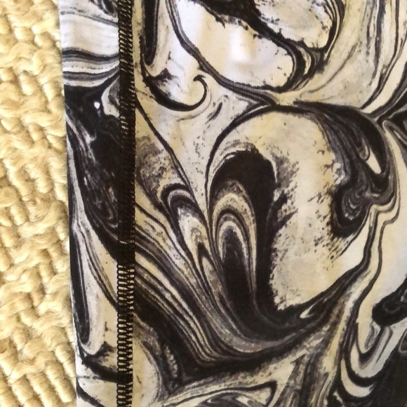 NWOT Victoria Secrets Sport leggings - Picture 6 of 10